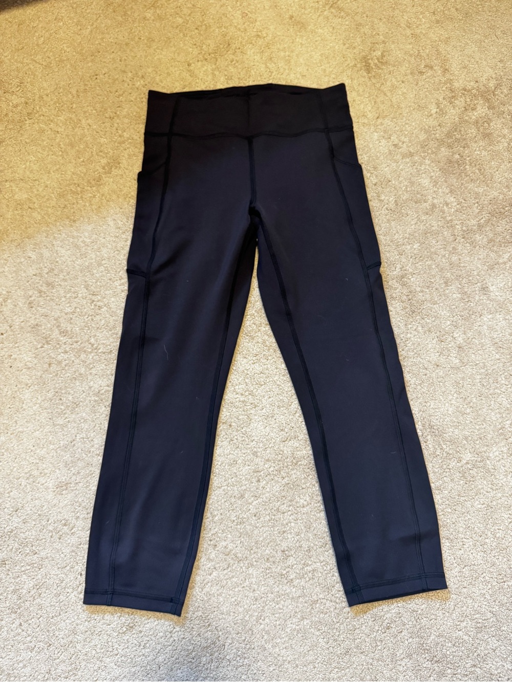 Lululemon invigorate crops 23”